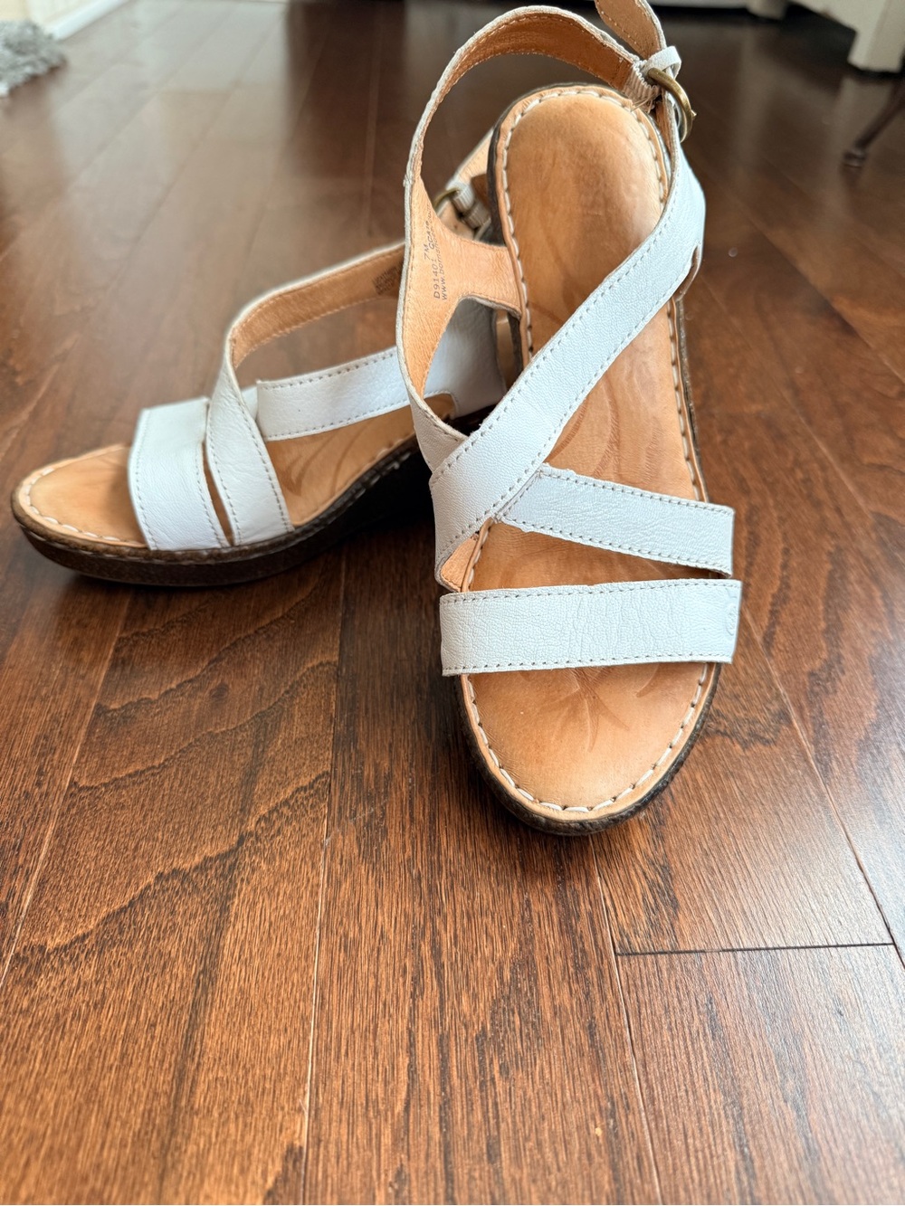 Born Tayen White Leather Strappy Wedge Sandals size 7